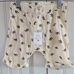 Kate Quinn Baby Shorts Cream And Black Leaf Print 2t Nwt